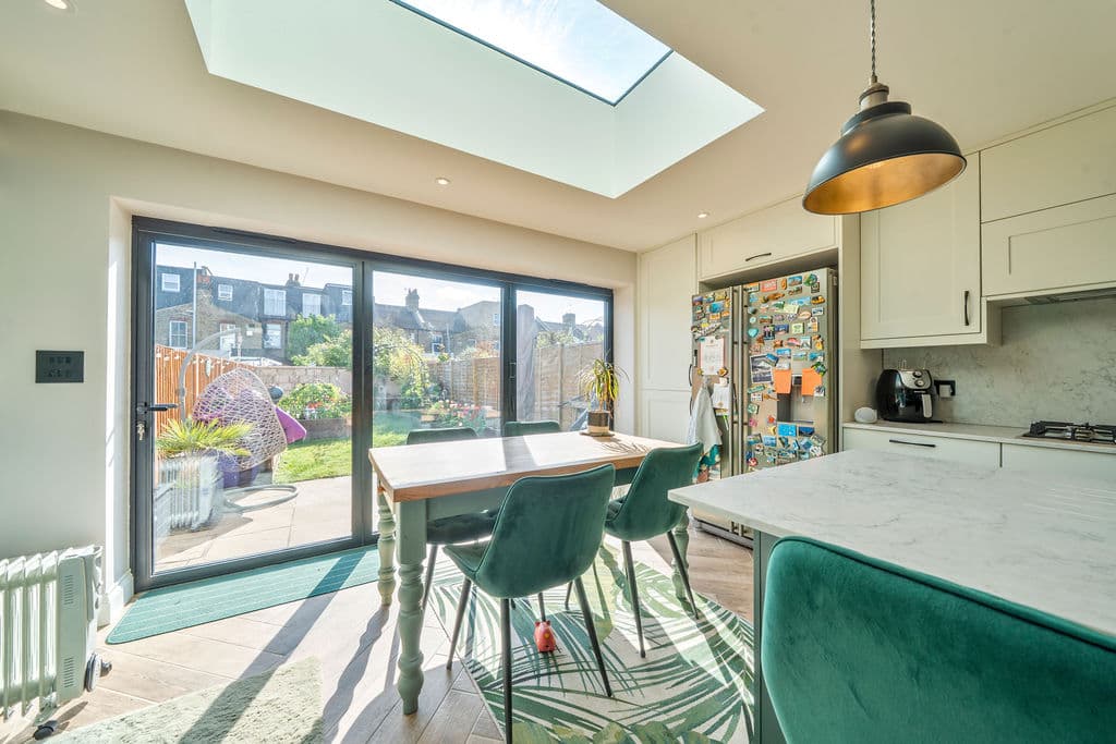 Haydons Road - Image 5